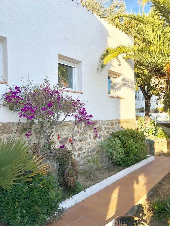 Chalet Doble Almadraba Villa Rosas Сasa de vacaciones